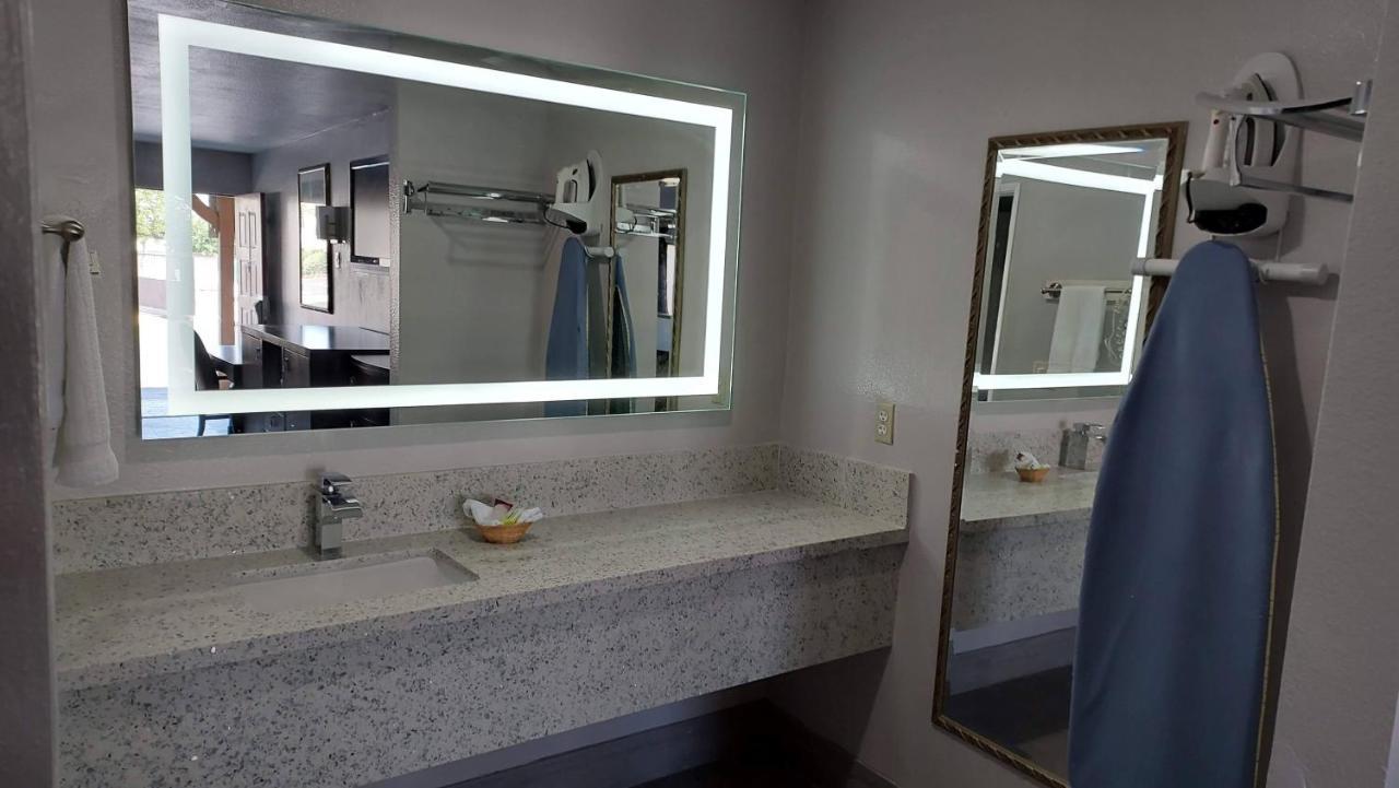 Regency Inn Norco Εξωτερικό φωτογραφία